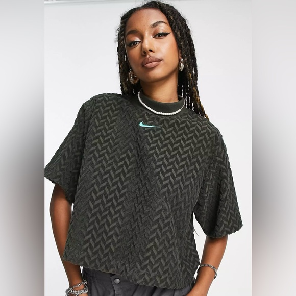 Nike Everyday Modern Plus fleece jacquard boxy t-shirt in sequoia green - Picture 1 of 4